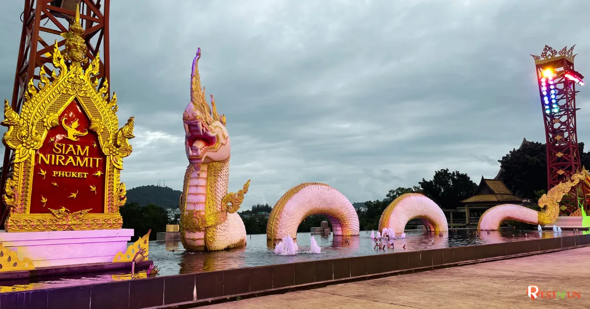Show at the Naga courtyard of Siam Niramit Phuket